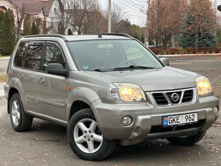 Nissan X-Trail foto 2