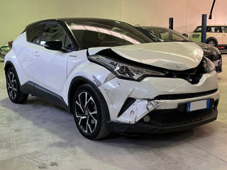 Toyota C-HR foto 2