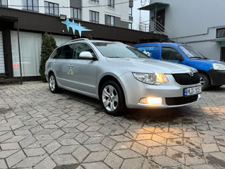 Skoda Superb foto 2