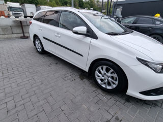 Toyota Auris фото 5