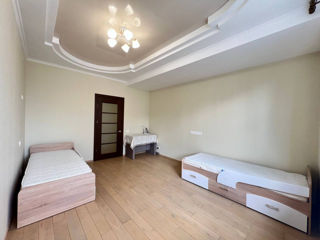 Apartament cu 2 camere, 83 m², Centru, Chișinău foto 8