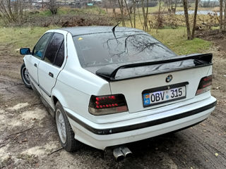 BMW 3 Series foto 5