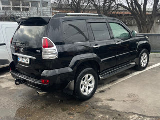 Toyota Land Cruiser Prado foto 3