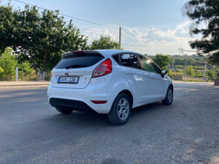 Ford Fiesta 5D