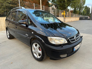 Opel Zafira foto 1