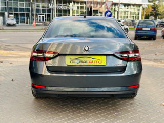 Skoda Superb foto 4