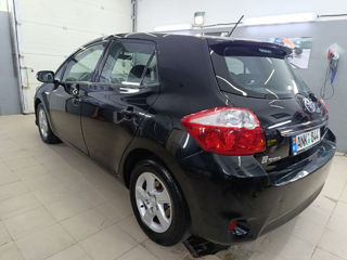 Toyota Auris foto 2