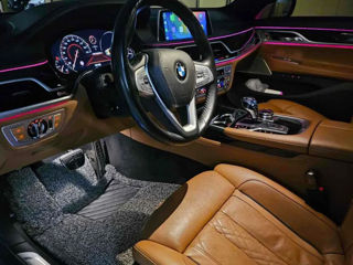 BMW 7 Series foto 7