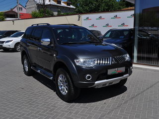 Mitsubishi Pajero Sport foto 1