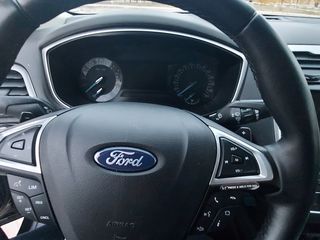 Ford Mondeo foto 8