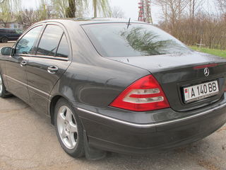 Mercedes C Class foto 7