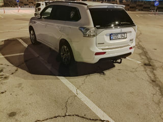 Mitsubishi Outlander foto 3