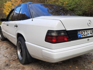 Mercedes Series (W124) foto 3