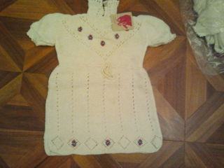 - вязанные Платья для девочек от 1-4 года в талии 28-32см  Производства Румынии 1992 года 500 лейшт.