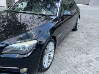 BMW 7 Series foto 2