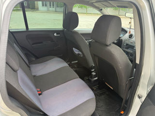 Ford Fusion foto 5