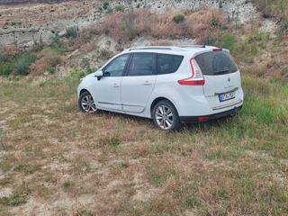 Renault Grand Scenic foto 2