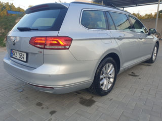 Volkswagen Passat foto 3