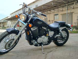 Honda Shadow Spirit VT750C foto 2