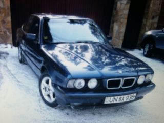 BMW 5 Series foto 1