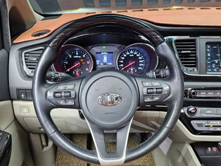 KIA Carnival foto 13