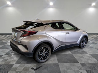 Toyota C-HR foto 2