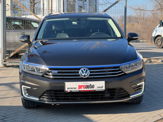 Volkswagen Passat foto 2