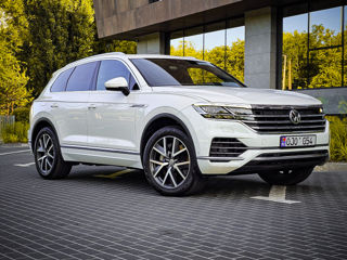Volkswagen Touareg фото 0