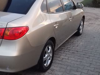 Hyundai Elantra foto 5