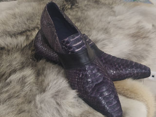 Продаются туфли мужские из натуральной крокодиловой кожи фирма "Vero Cuoio" (Италия) р. 44