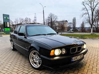 BMW 5 Series foto 3