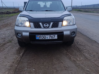 Nissan X-Trail foto 2