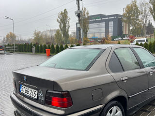 BMW 3 Series foto 5