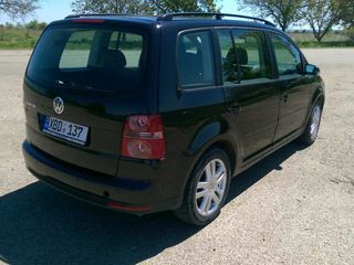 Volkswagen Touran foto 4