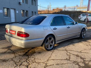 Mercedes E-Class foto 6