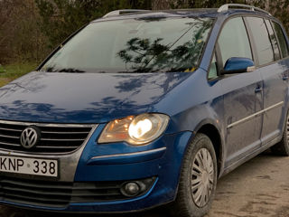 Volkswagen Touran foto 4