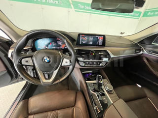 BMW 5 Series foto 4