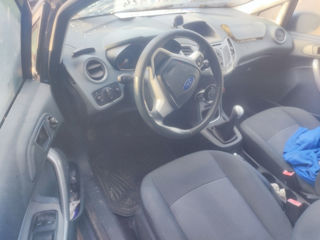 Ford Fiesta foto 5