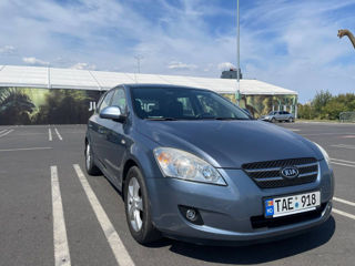 KIA Ceed foto 2