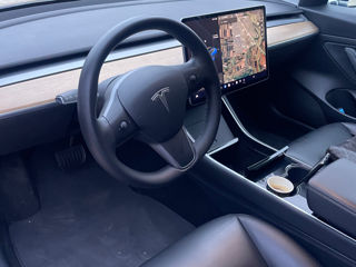 Tesla Model 3 foto 4