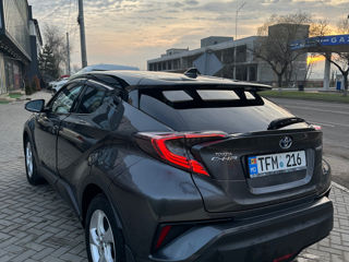 Toyota C-HR foto 2