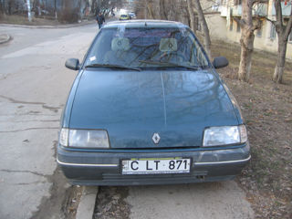 Renault 19 foto 3