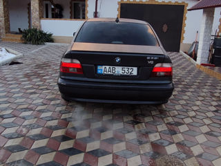 BMW 5 Series foto 3