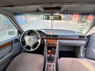 Mercedes Series (W124) foto 5