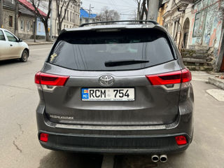 Toyota Highlander foto 1