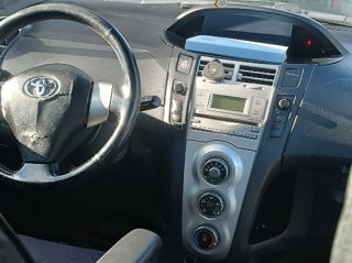 Toyota Yaris foto 2