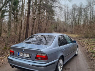 BMW 5 Series foto 2