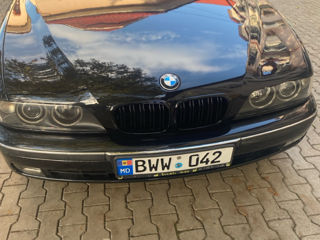 BMW 5 Series foto 4