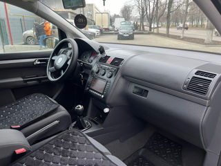 Volkswagen Touran foto 8