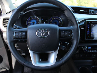 Toyota Hilux foto 8